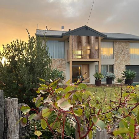 Sunsets On Martyrs Coastal Luxury Beach House Peterborough Exteriör bild