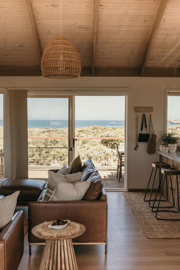 Sunsets On Martyrs Coastal Luxury Beach House Peterborough Exteriör bild